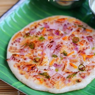 Onion And Chilli Uttapam